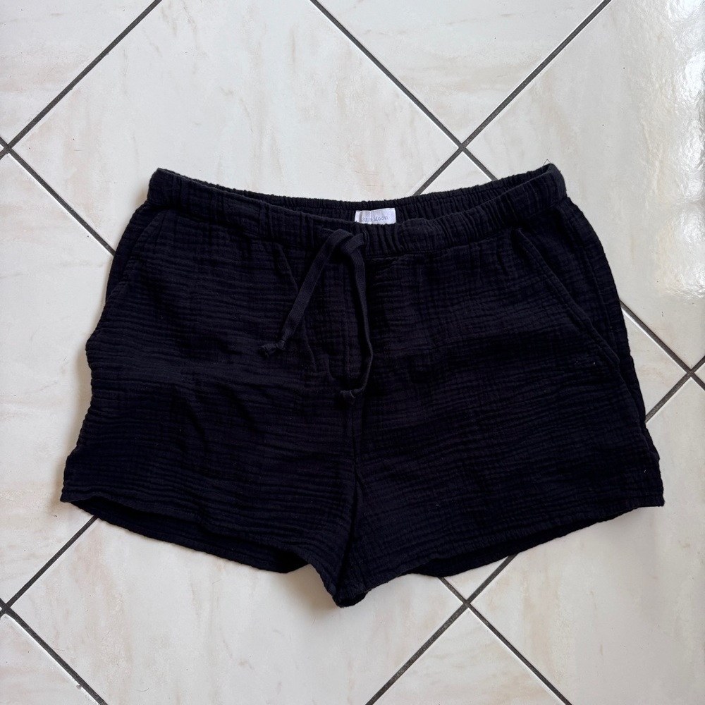 Little Moon Black Sail Short in Medium - Picture 3 of 4